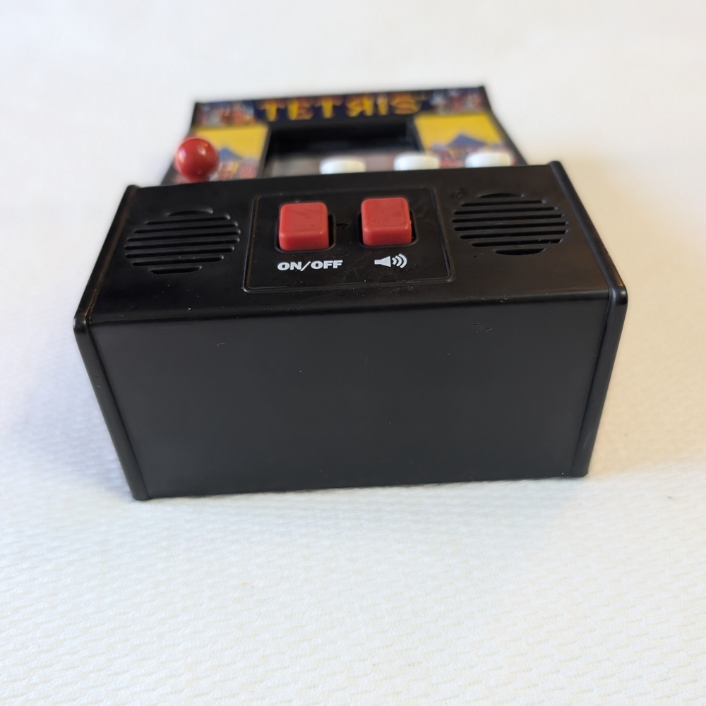 Tetris Handheld Console - Picture 6 of 7